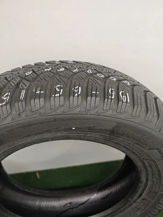2x Goodyear UltraGrip 8 195/65R15 Winterbanden image 5