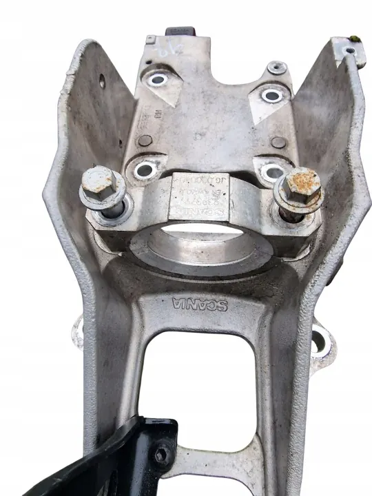 Suporte Suspensão Cabina Scania OEM 2323742 - Usado image 3