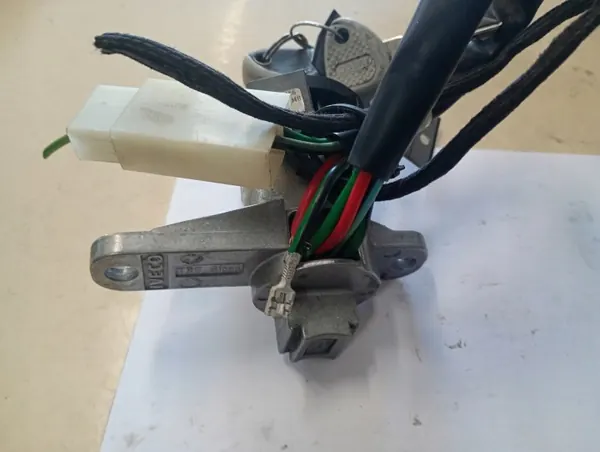 Contacteur d'allumage OEM 18372786784 pour Iveco image 3