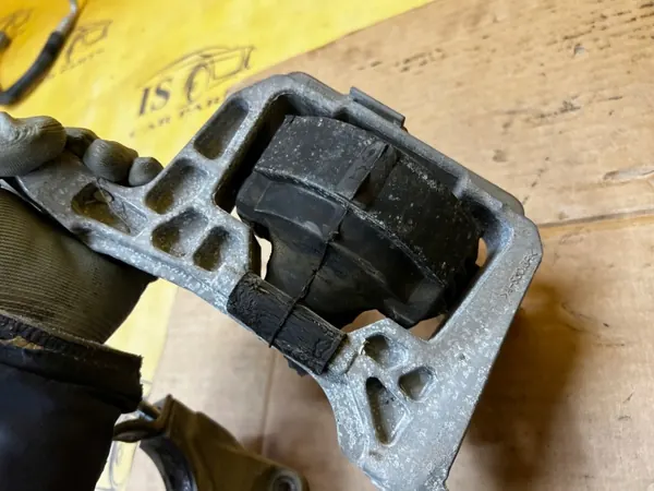 Support de Moteur Ford - Pièce OE d'Occasion image 5