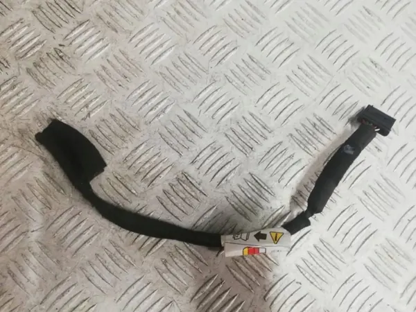 Peugeot 3008 I takavalot oikea insertti OEM FRE25001 image 3