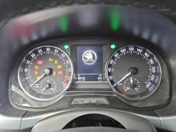 Snelheidsmeter Skoda Fabia III 1.4 TDI 6V0920741C image 2