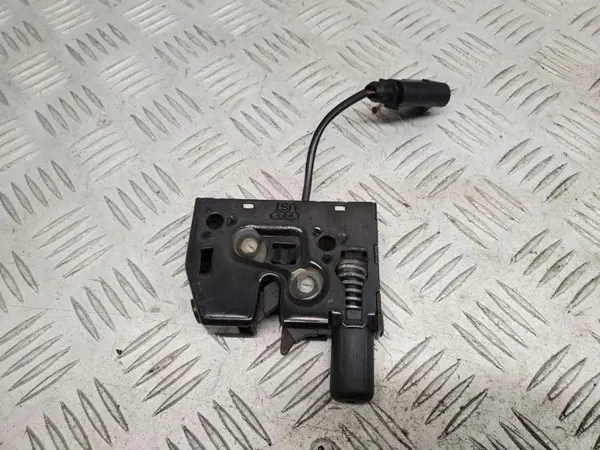 Audi Q3 8U 2012 Lado direito Fecho capô OEM 8U0823509 image 3