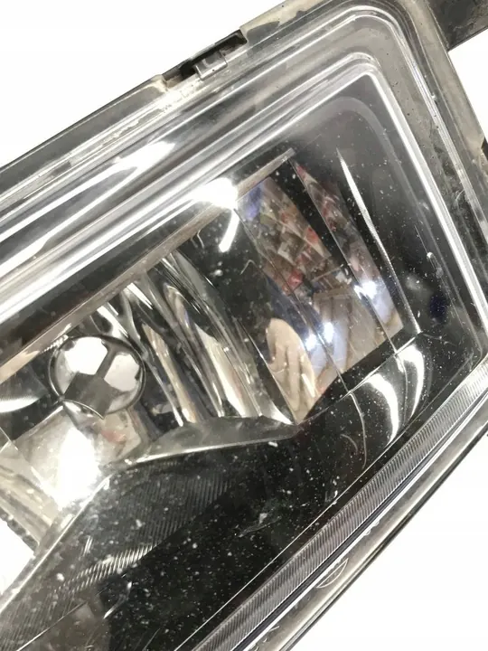 Volkswagen Amarok 2010 Etuvasen ajovalot image 6