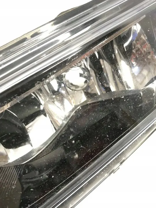 Volkswagen Amarok 2010 Etuvasen ajovalot image 7