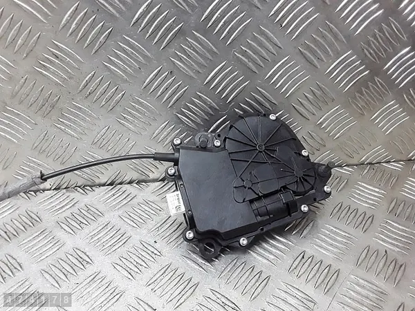 Motor de elevação do porta-malas BMW 1 Series F20 2012 image 2