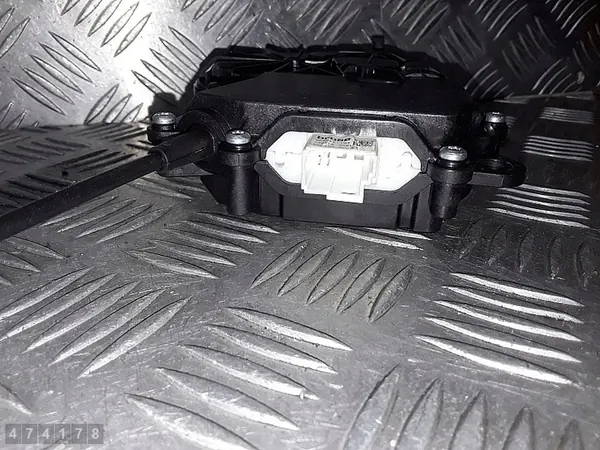 Motor de elevação do porta-malas BMW 1 Series F20 2012 image 3