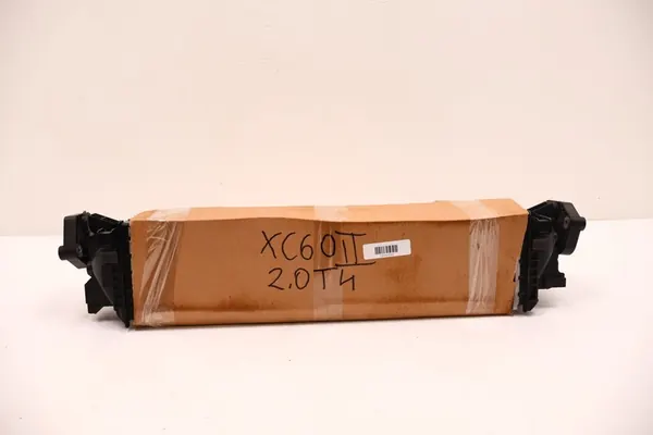 VOLVO XC60 II 2.0 T4 Intercooler 31410892 image 8