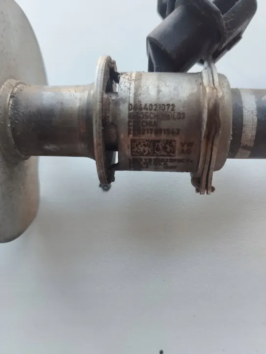Inyector AdBlue Skoda OEM 0444025071 - Usado image 5