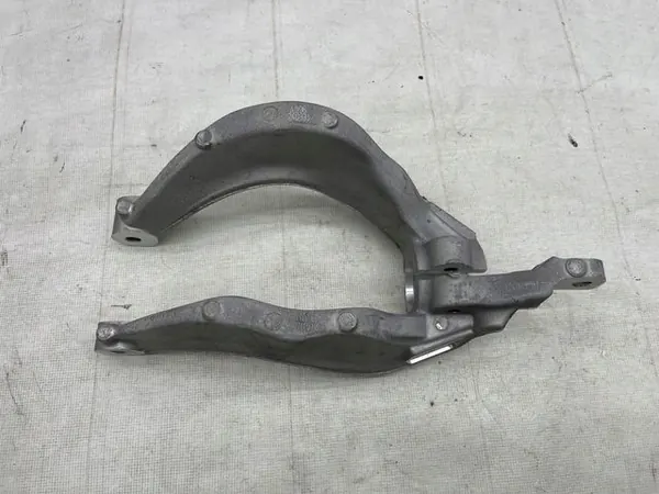 Framfjädringsfäste höger OEM 31681984 Volvo image 3