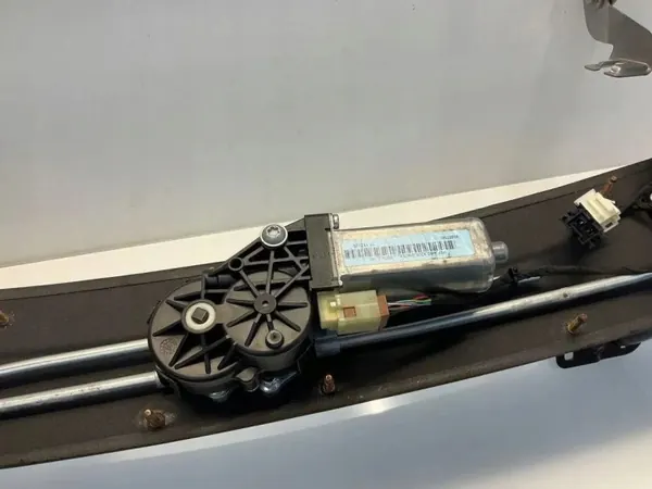 Mercedes GT X290 takaspoilerimekanismi OEM A2907900200 image 5