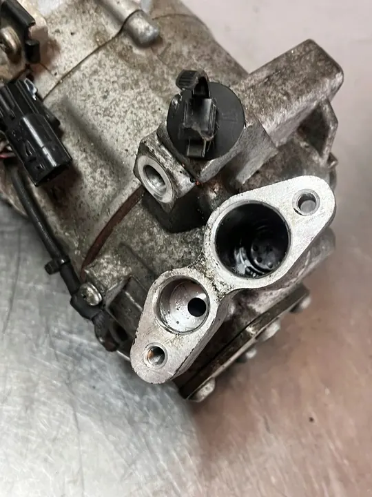 Compressore Aria Condizionata Renault OE 926008582R image 4