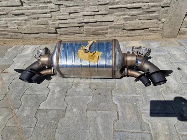 Porsche 911 Turbo 992 Uitlaatdemper OEM 992251055 image 2