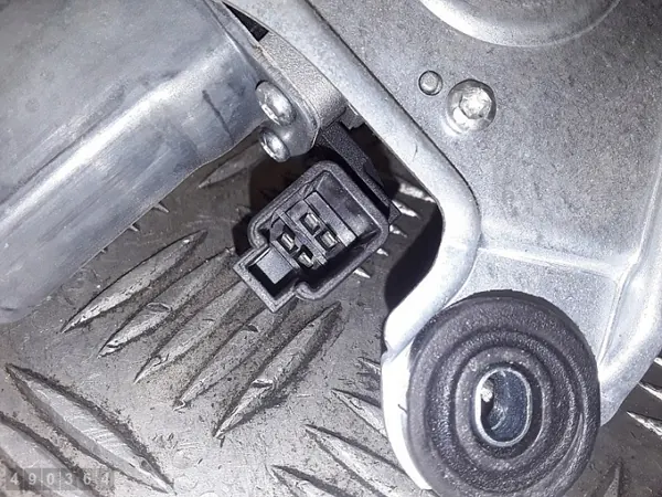 Jaguar vindrutemotor OEM HK8317404AB - Begagnad image 4
