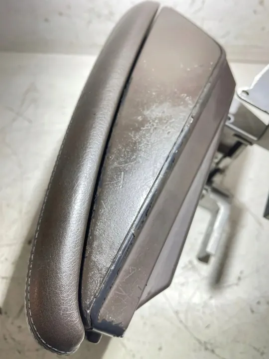 Audi Q7 armstödsfäste OEM 4L1864207/2 image 4