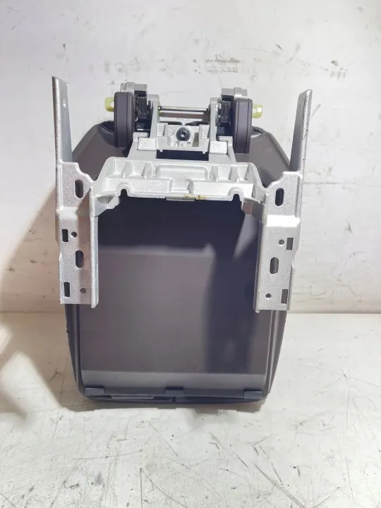 Audi Q7 armstödsfäste OEM 4L1864207/2 image 5