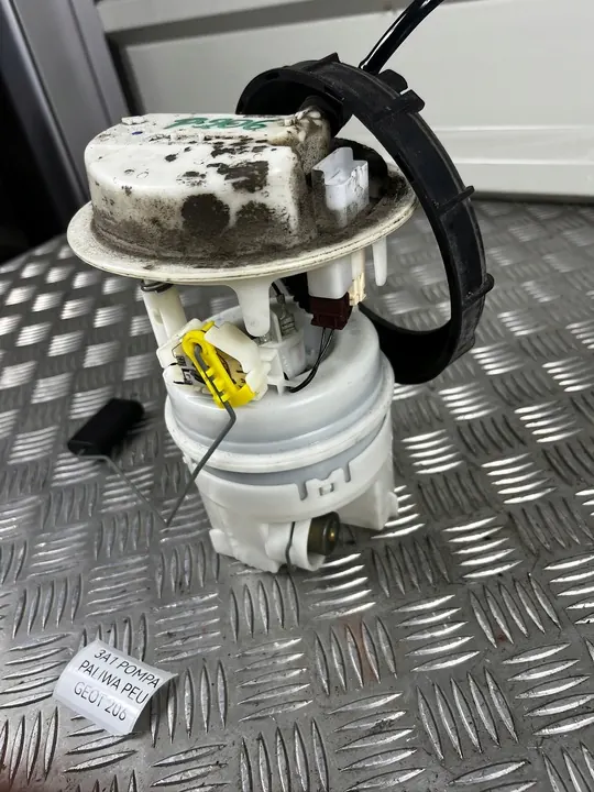 Brandstofpomp Peugeot 206 1.4 image 3