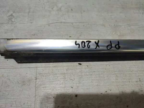 OEM 407X Front rechts Fensterleiste Mercedes GLK image 3