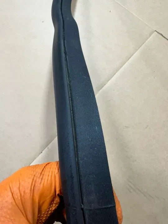 Junta puerta delantera izquierda OEM A0997270300 Mercedes Clase E image 3