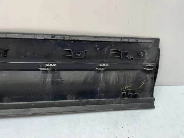 Mercedes GLB W247 Höger Framdörrlist OEM A247 image 8