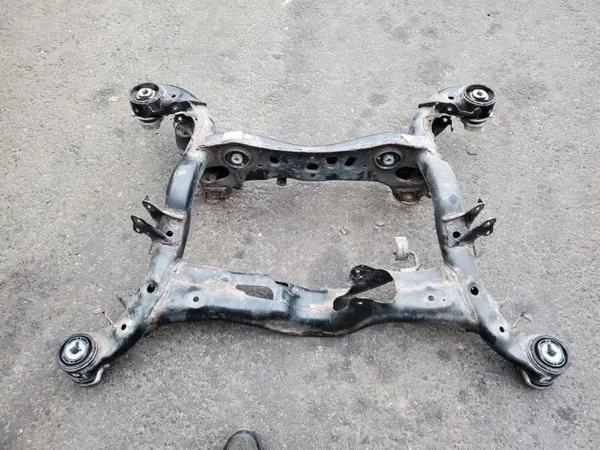 Audi Q5 80A Bakaxelbalk OEM 80a5052355 image 4