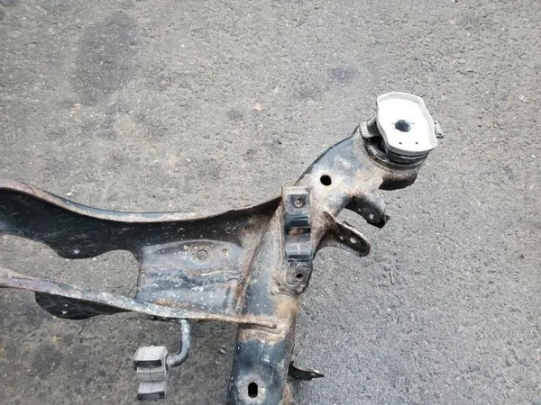 Audi Q5 80A Bakaxelbalk OEM 80a5052355 image 5