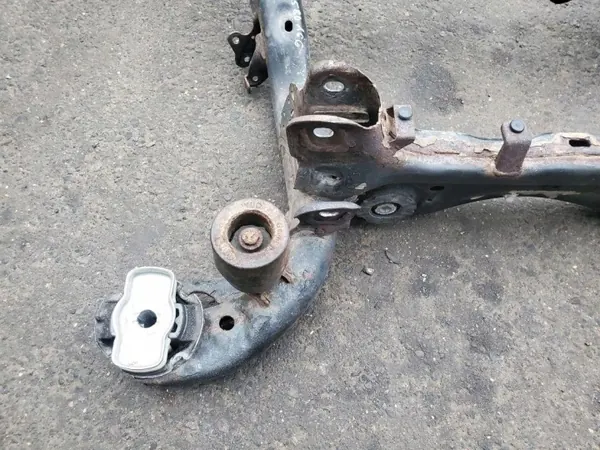 Audi Q5 80A Bakaxelbalk OEM 80a5052355 image 8