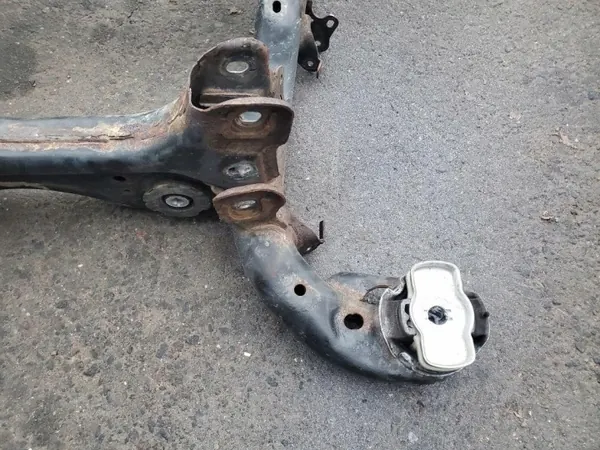 Audi Q5 80A Bakaxelbalk OEM 80a5052355 image 9