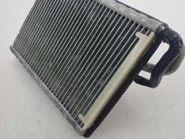 Audi Q5 SQ5 2020 A/C lämmitysydin OEM GG4760030243 image 4
