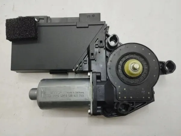 Porsche Cayenne 9PA Linker Heckscheibenheber OEM 0130821765 image 6