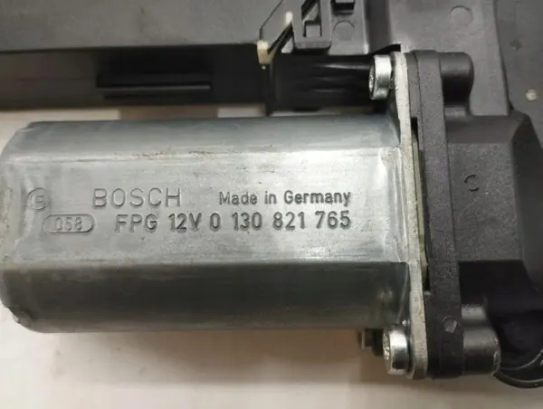 Porsche Cayenne 9PA Linker Heckscheibenheber OEM 0130821765 image 8