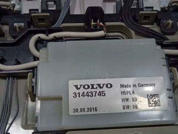 Plaquettes de Plafond Intérieur Volvo V90 II OEM C99ZA image 4