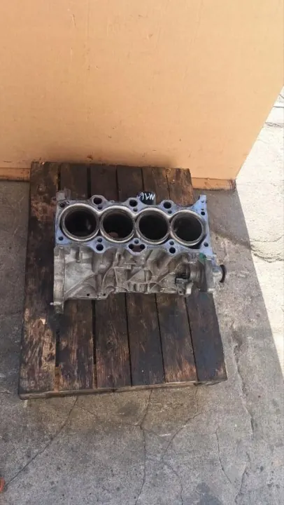 Moottorilohko Kampiakseli Männät Suzuki Liana 1.6B image 2