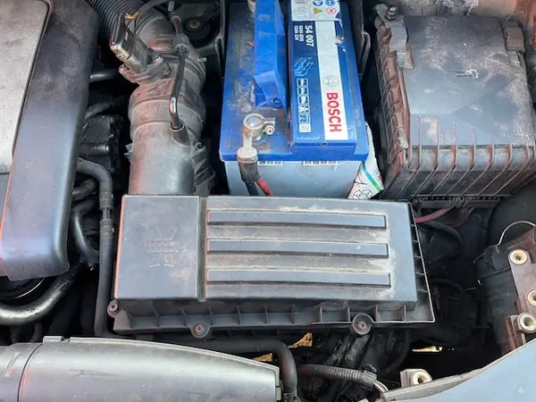 Ilmansuodinkotelo OEM AK-12-725881 VW Touranille image 2