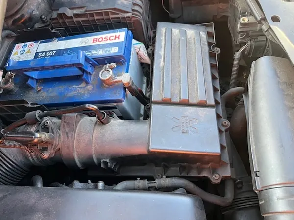 Ilmansuodinkotelo OEM AK-12-725881 VW Touranille image 3