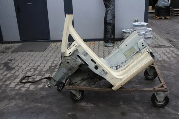 Panneau quart avant gauche VW Caddy OEM 2K5 image 2