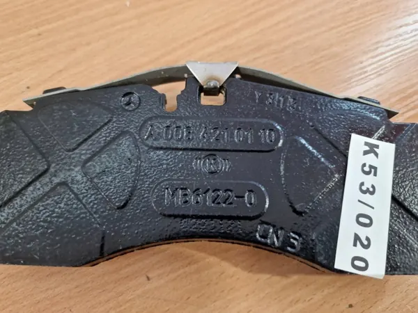 Bloc de frein avant OEM MB6122-0 A0084210110 Mercedes image 3