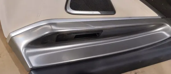 OEM BOCZEK TAPICERKA BAGAŻNIKA LEWY TYŁ MERCEDES V KLASA W447 LONG image 3