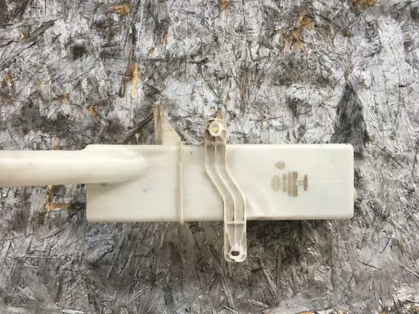 Spolarbehållare OEM 98610-1P000 för Kia Venga image 3