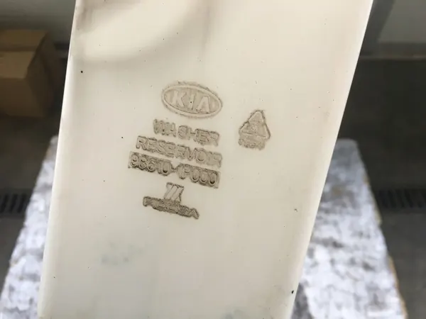 Spolarbehållare OEM 98610-1P000 för Kia Venga image 5