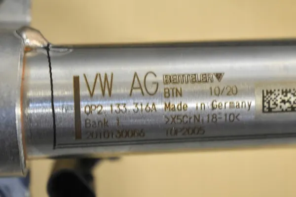 Rampe de carburant droite Porsche Cayenne 9Y 4.0 TFSI image 2