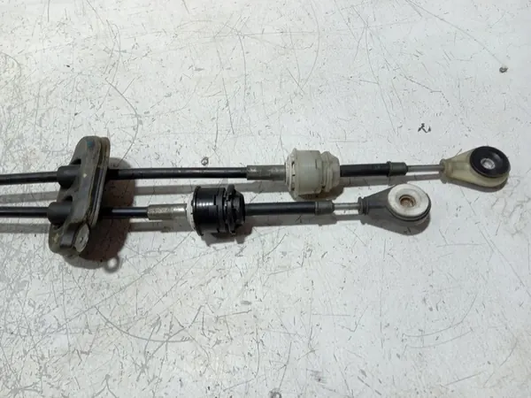 OPEL ASTRA J 1.6cDTI Gear Shift Cables 55596526 image 3