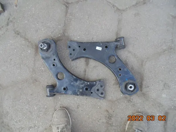 Braço inferior dianteiro esquerdo OEM 51939755 para Jeep image 2