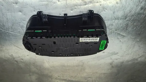 VW POLO 9N 1.4 TDI Nopeusmittari 6Q0920825G image 4