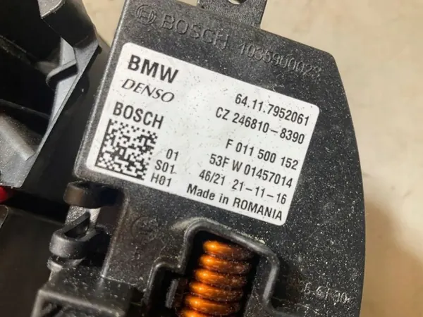BMW Lämmityspuhallimen rele OEM CZ2468108390 - Käytetty image 5