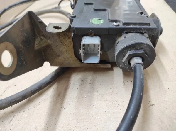 Modulateur de frein électrique OEM 8200418646 Renault image 3