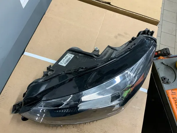 Linker voorlamp Peugeot 208 II 9823194080 image 6