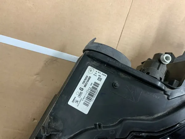 Linker voorlamp Peugeot 208 II 9823194080 image 8