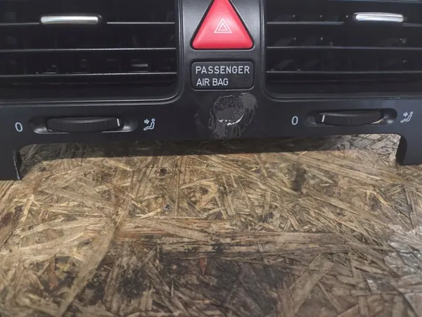 Zentralbelüftungsgrill Golf V 1K0819743A image 3