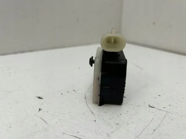 Atuador de fechadura porta-malas Porsche 911 997 OEM 99762411801 image 5